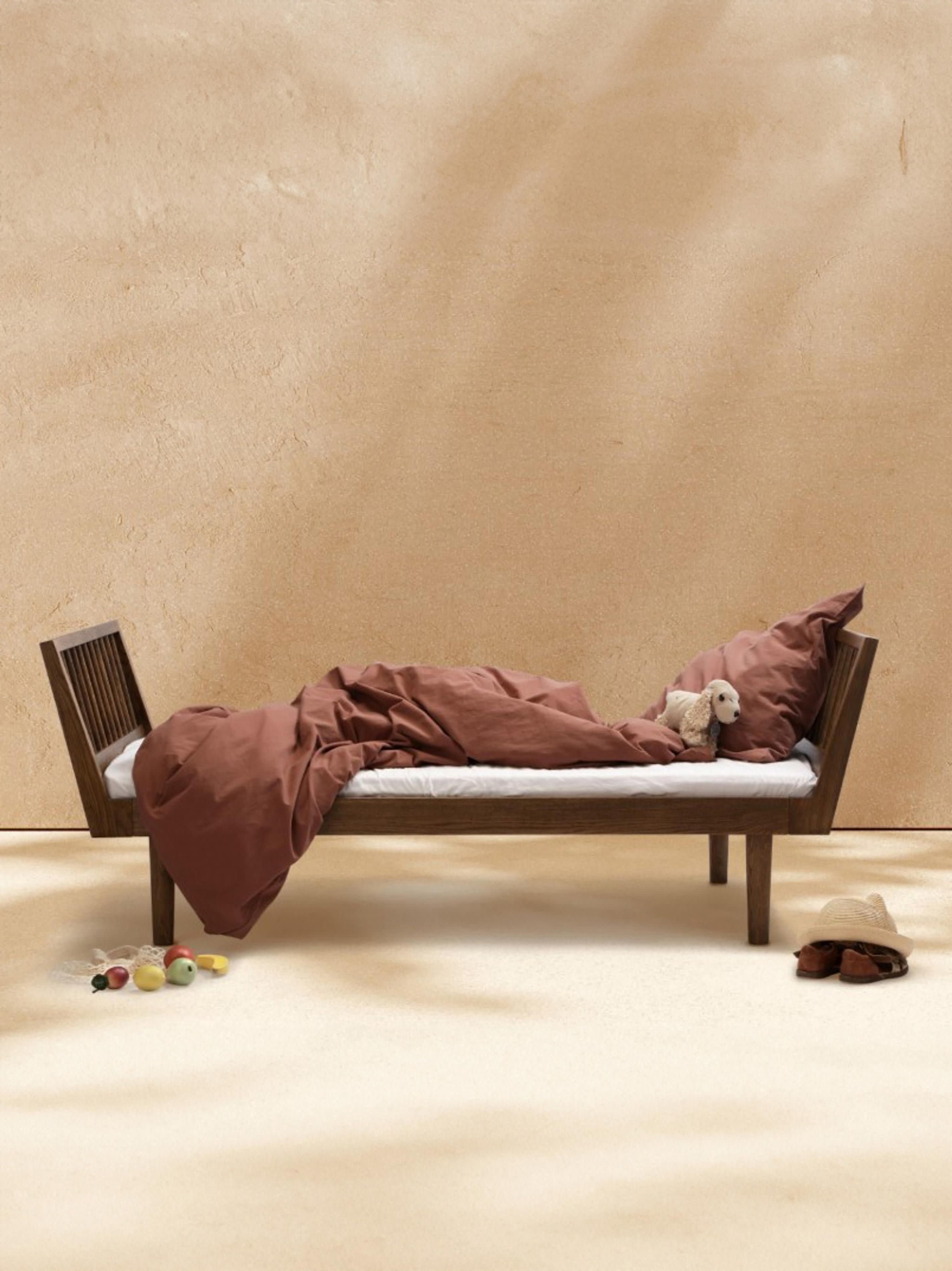 Handgemaakte kinderbed Eli van eikenhout, 90 x 160 cm