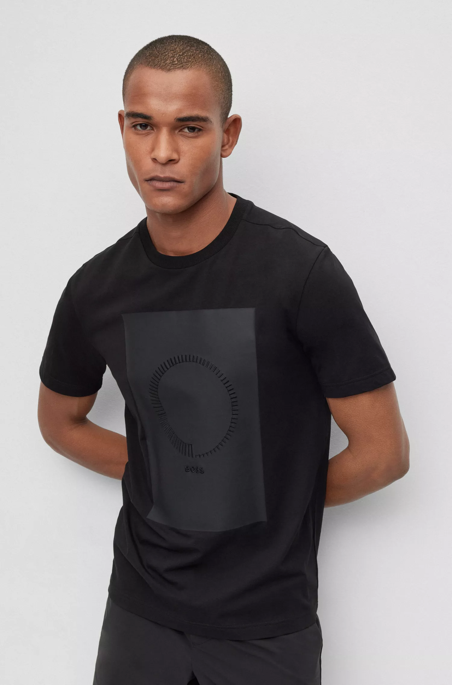 Camiseta BOSS verde em algodão stretch com estampa e bordado.