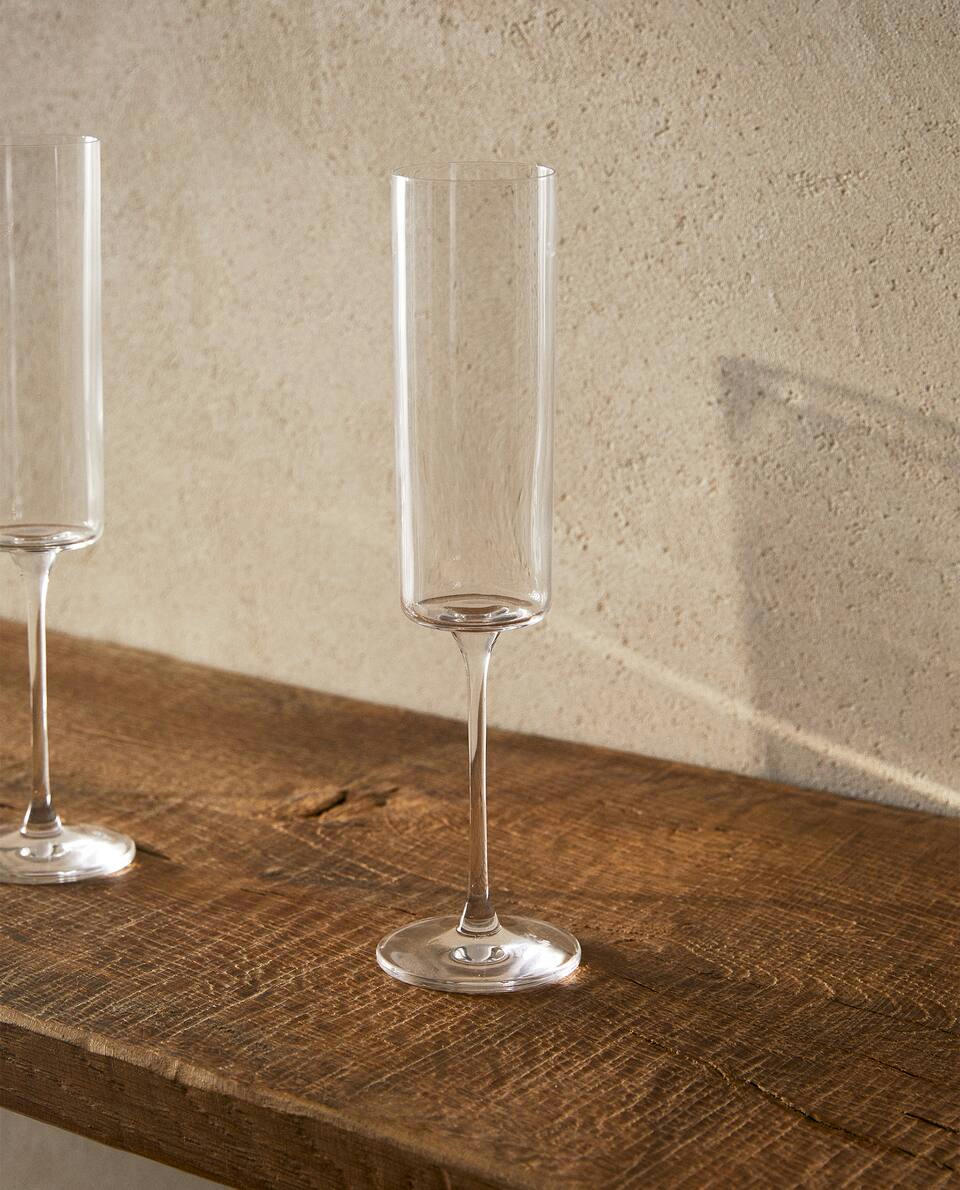 Taça de vinho espumante cristalino reto