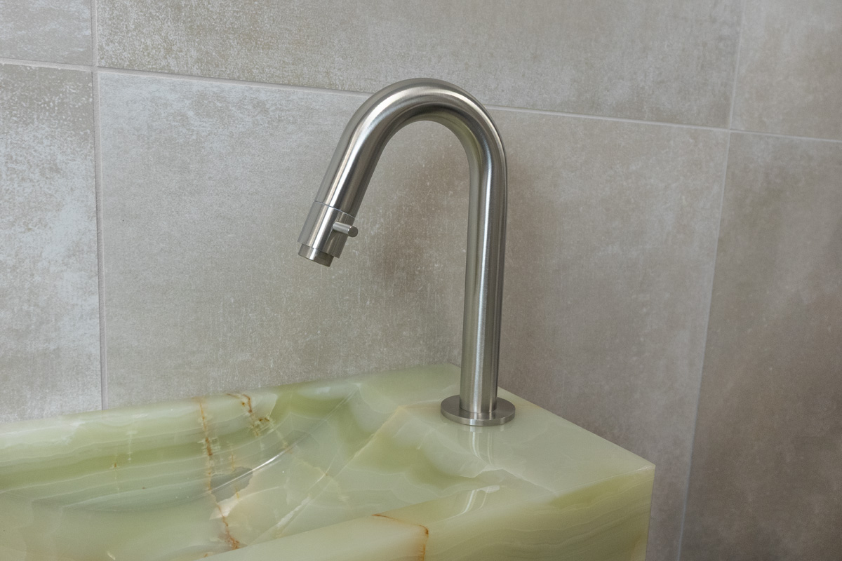Saniclear Green Onyx fonteinset met gebogen kraan in RVS