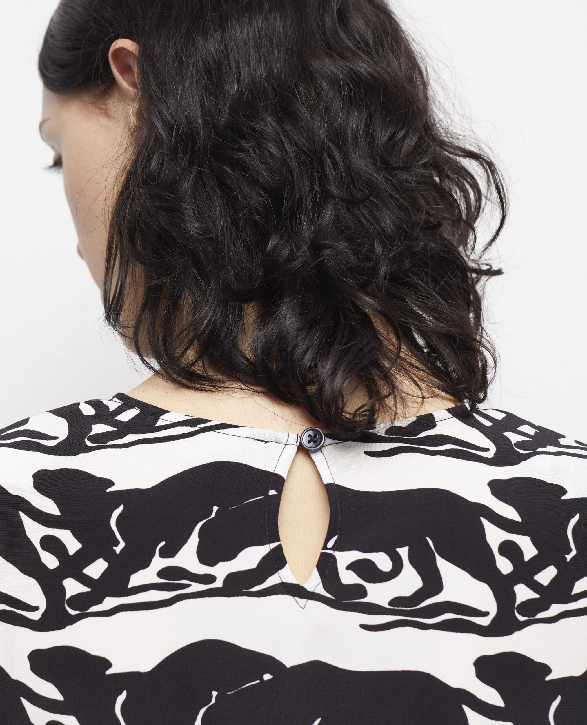 Robe courte avec ceinture imprimée