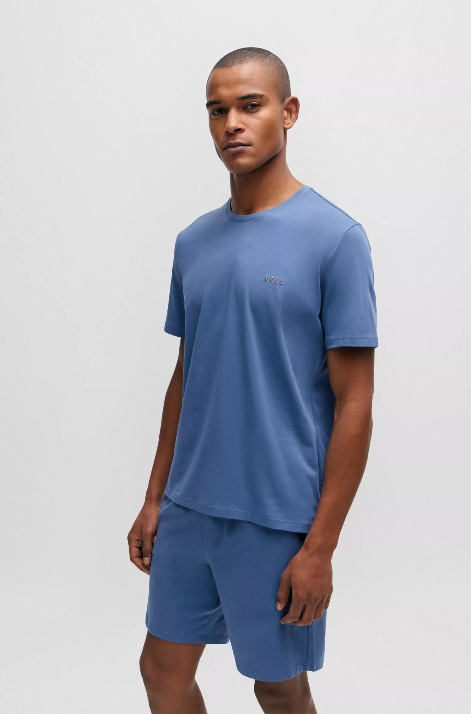 Camiseta BOSS preta em algodão stretch com logotipo bordado.