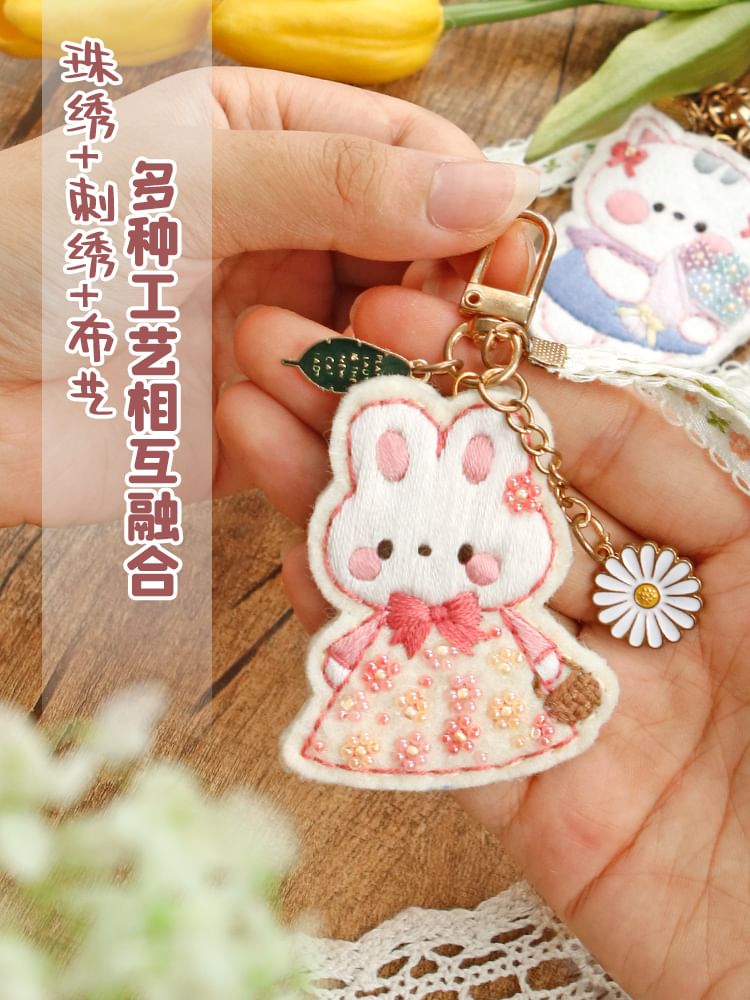 Embroidery Kingdom - DIY borduurpakket met dierensleutelhanger (verschillende ontwerpen)
