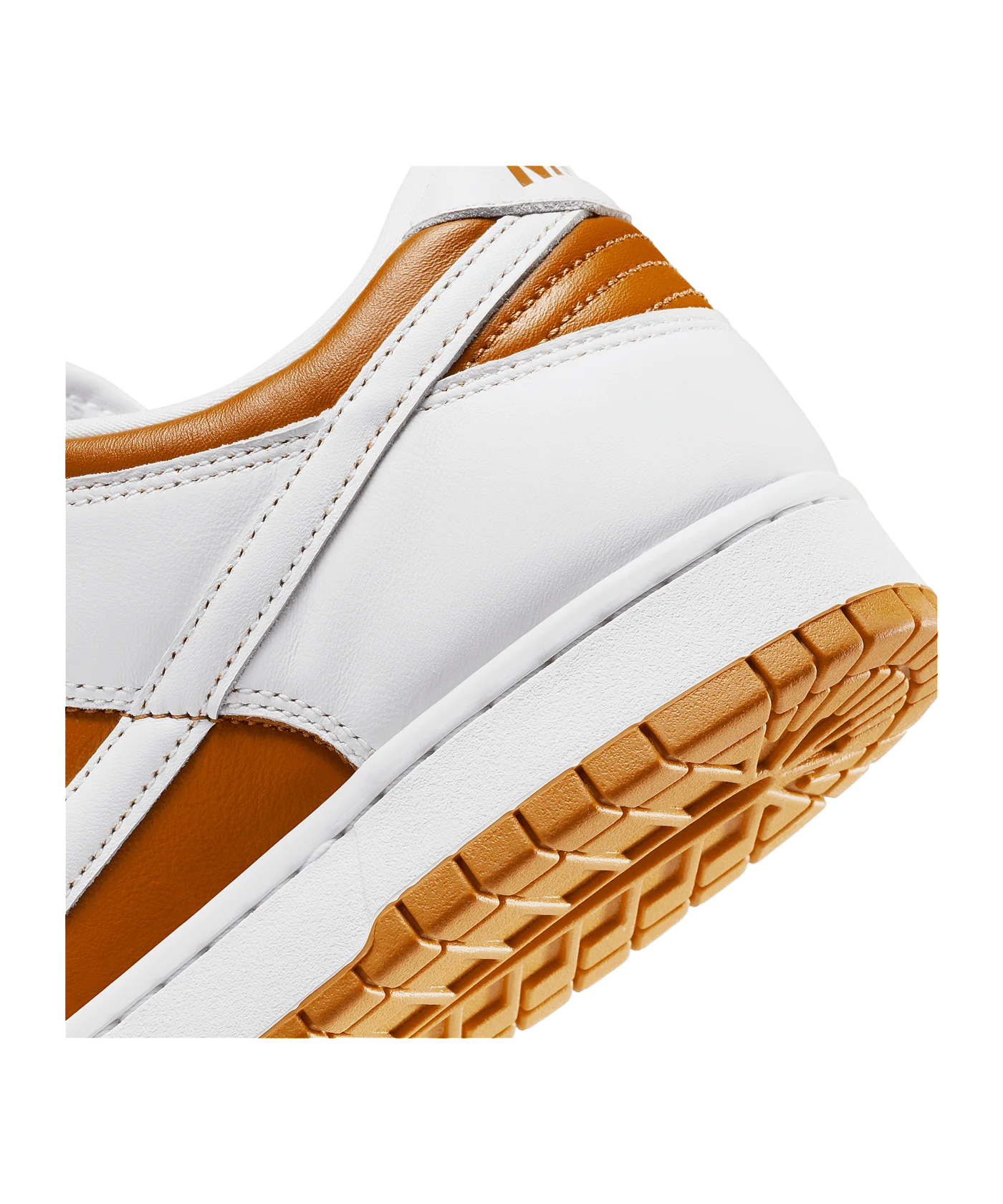 Nike Retro Basketball Sneaker Orange F700