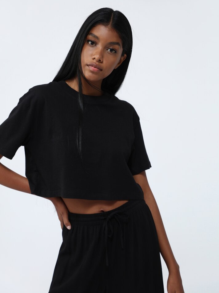 Conjunto com 2 camisetas básicas cropped - Preta