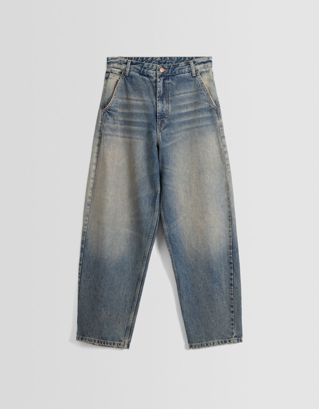 calça jeans estilo skater com efeito desbotado