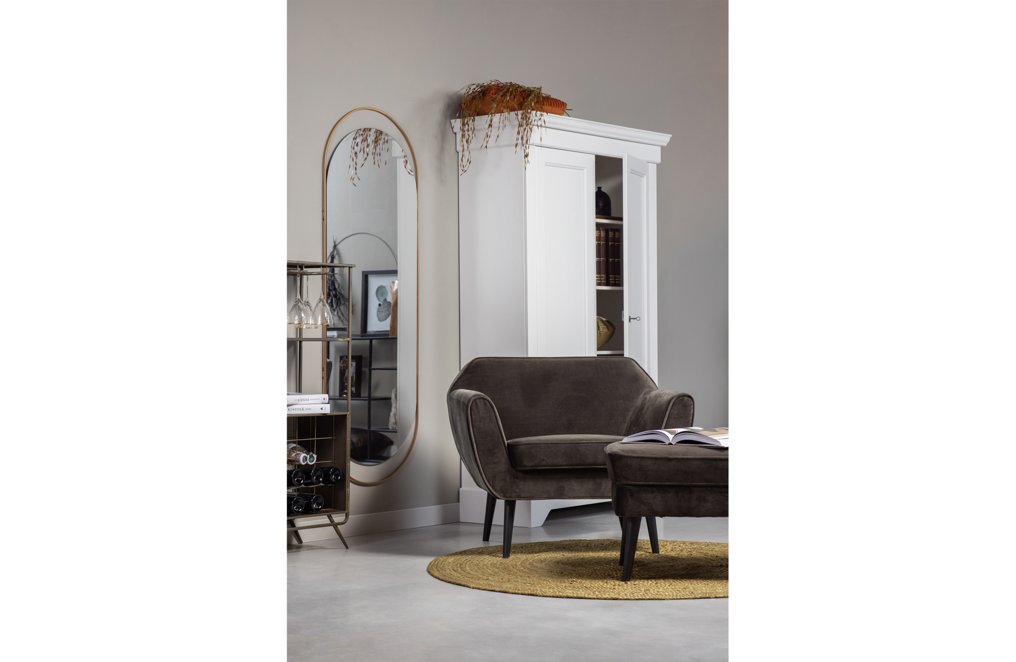 WOOOD brocante kast Isabel grenen [fsc] Zwart