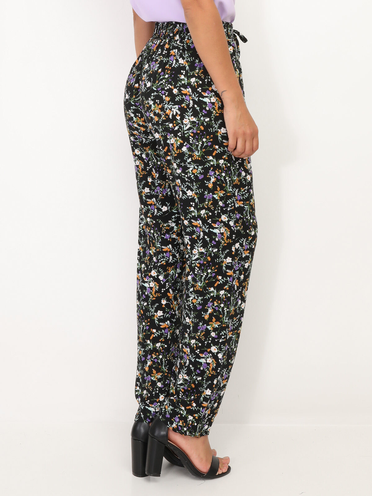 Pantalon léger à motif fleurs- Bleu marine