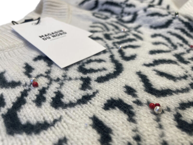 Magasin du Nord Collection Xmas Sweater m. DIY Perler - 100% Lammeuld A kiss under the mistletoe