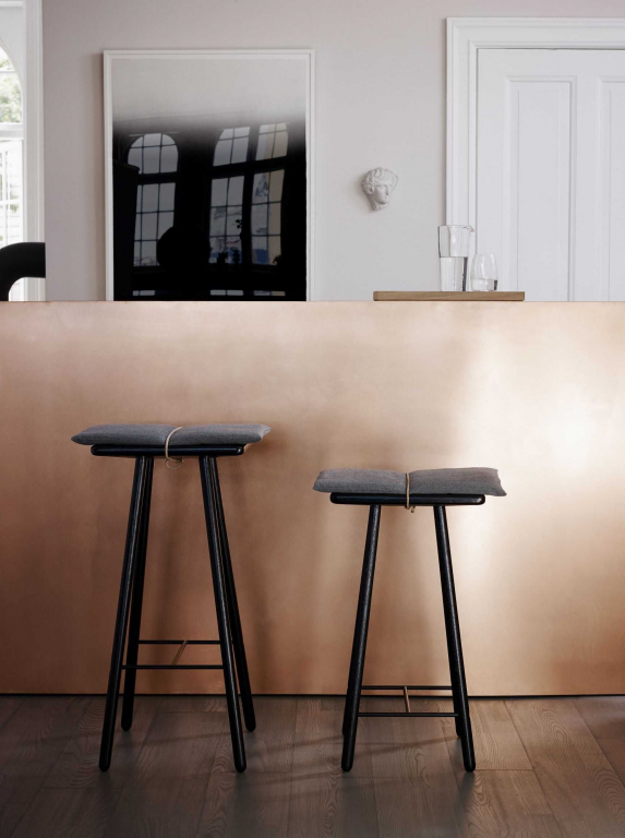 Fritz Hansen Georg barkruk 67 black oak