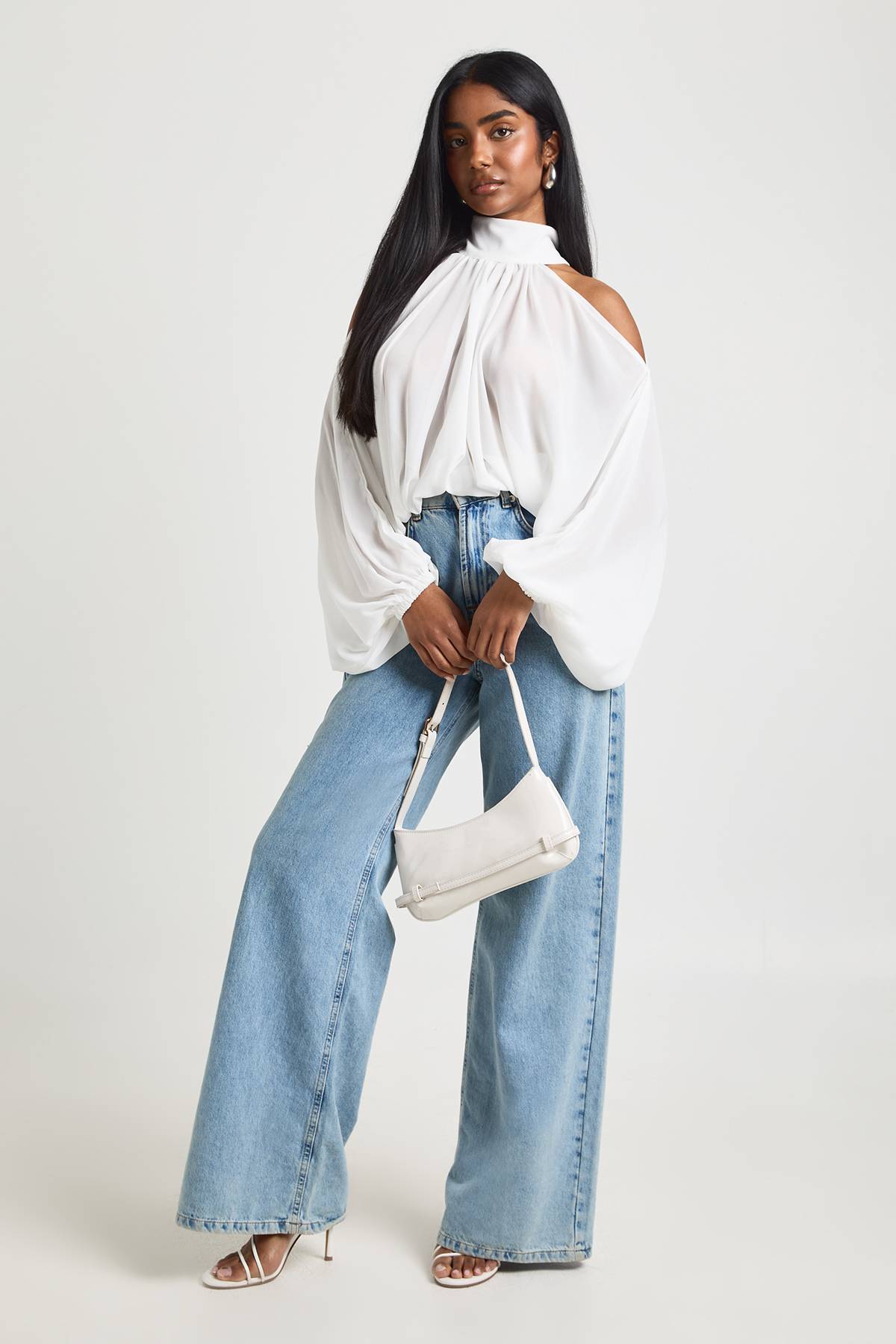 boohoo Blouse En Mousseline À Épaules Dénudées Et Manches Volumineuses