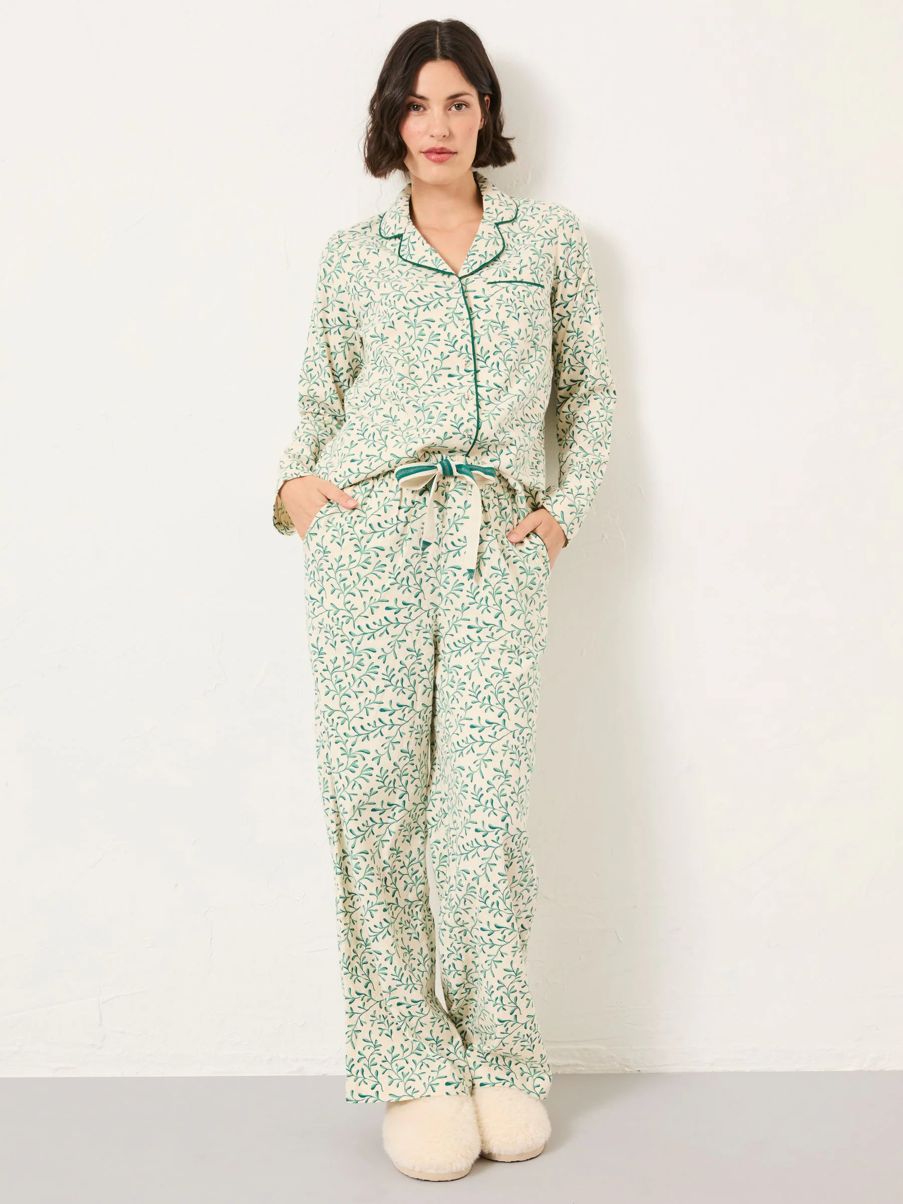 FatFace Mistletoe Pyjama Set
