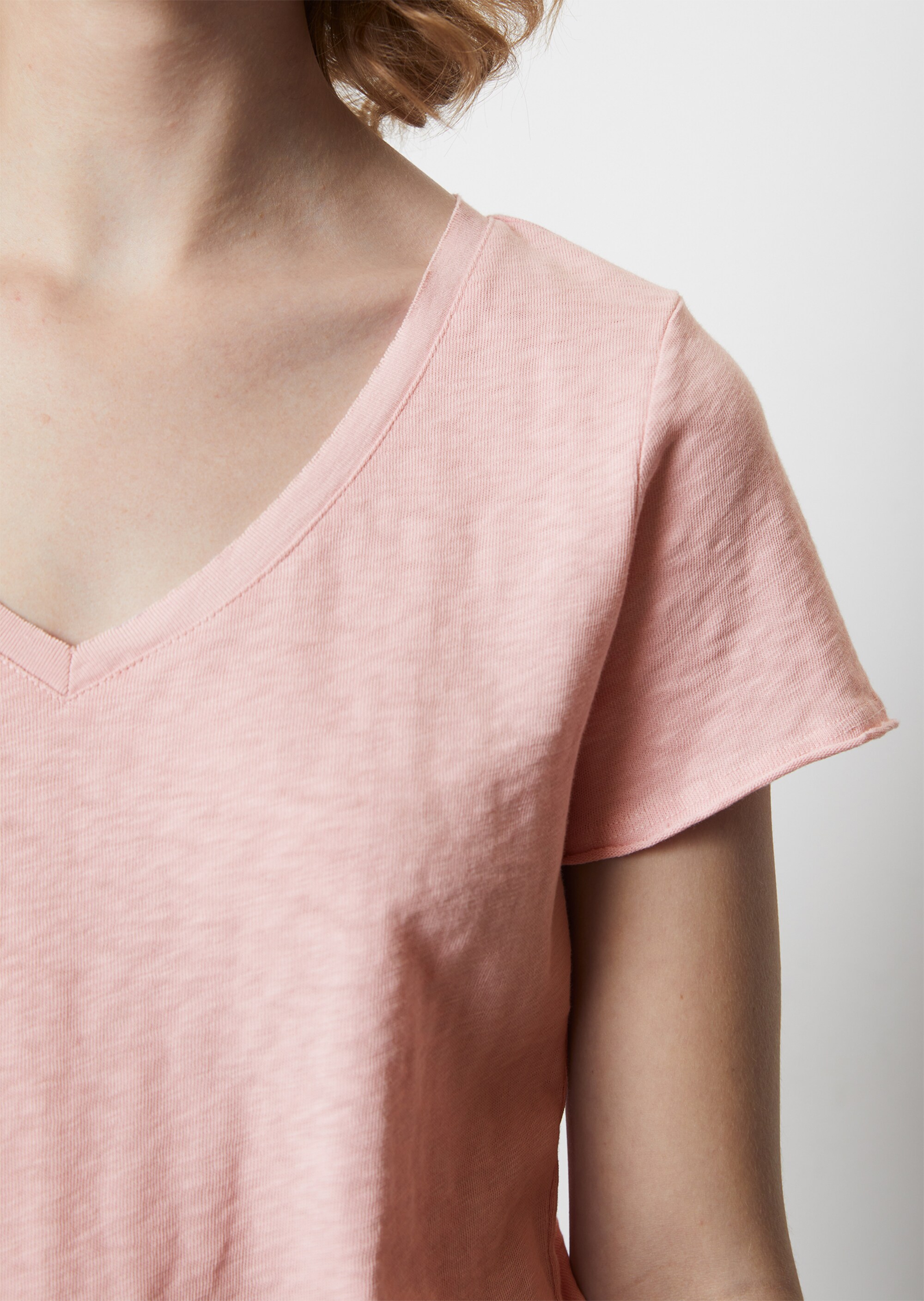 V-Neck-T-Shirt regularaus softem Organic-Slub-Cotton