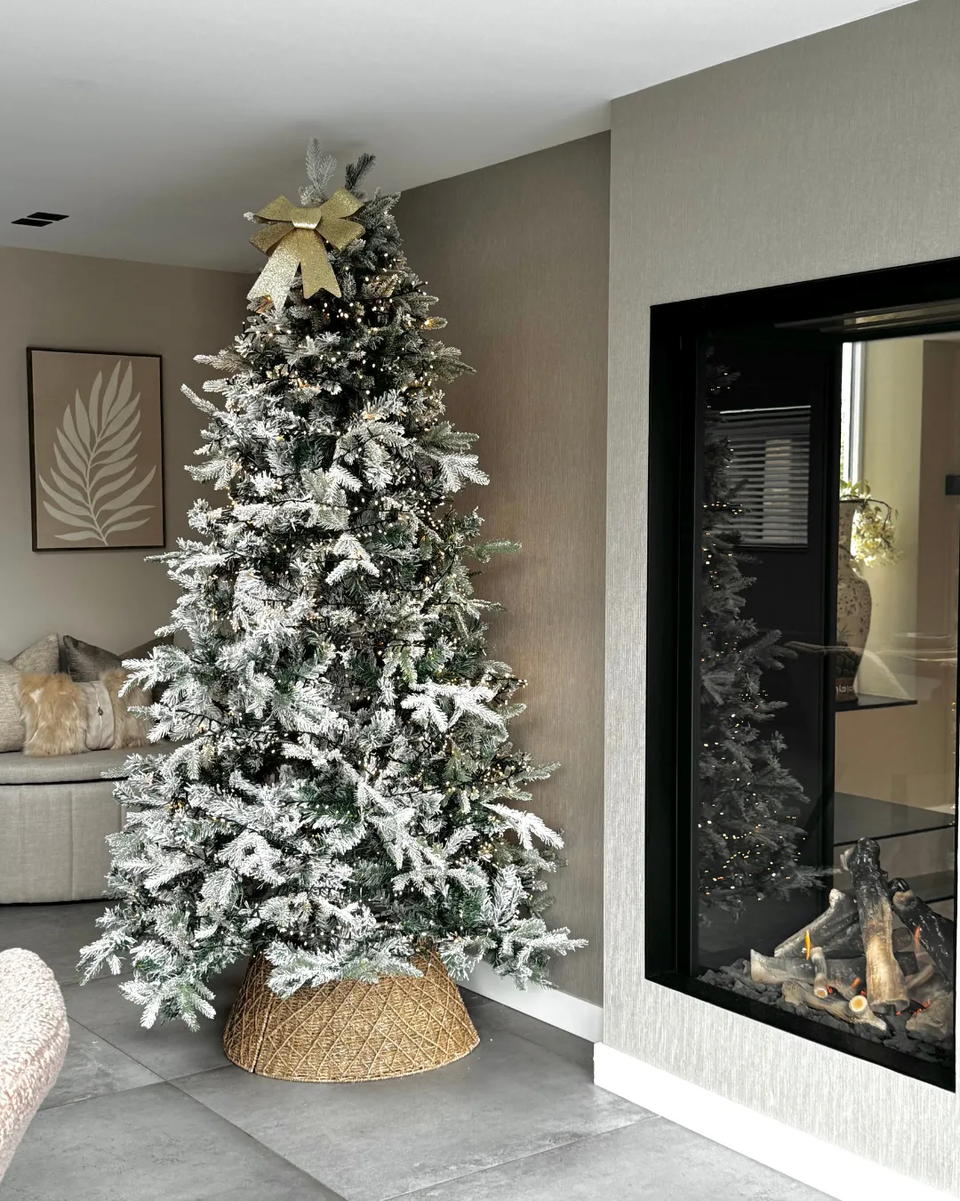 Besneeuwde kunstkerstboom TOMICHI 210 cm Wit