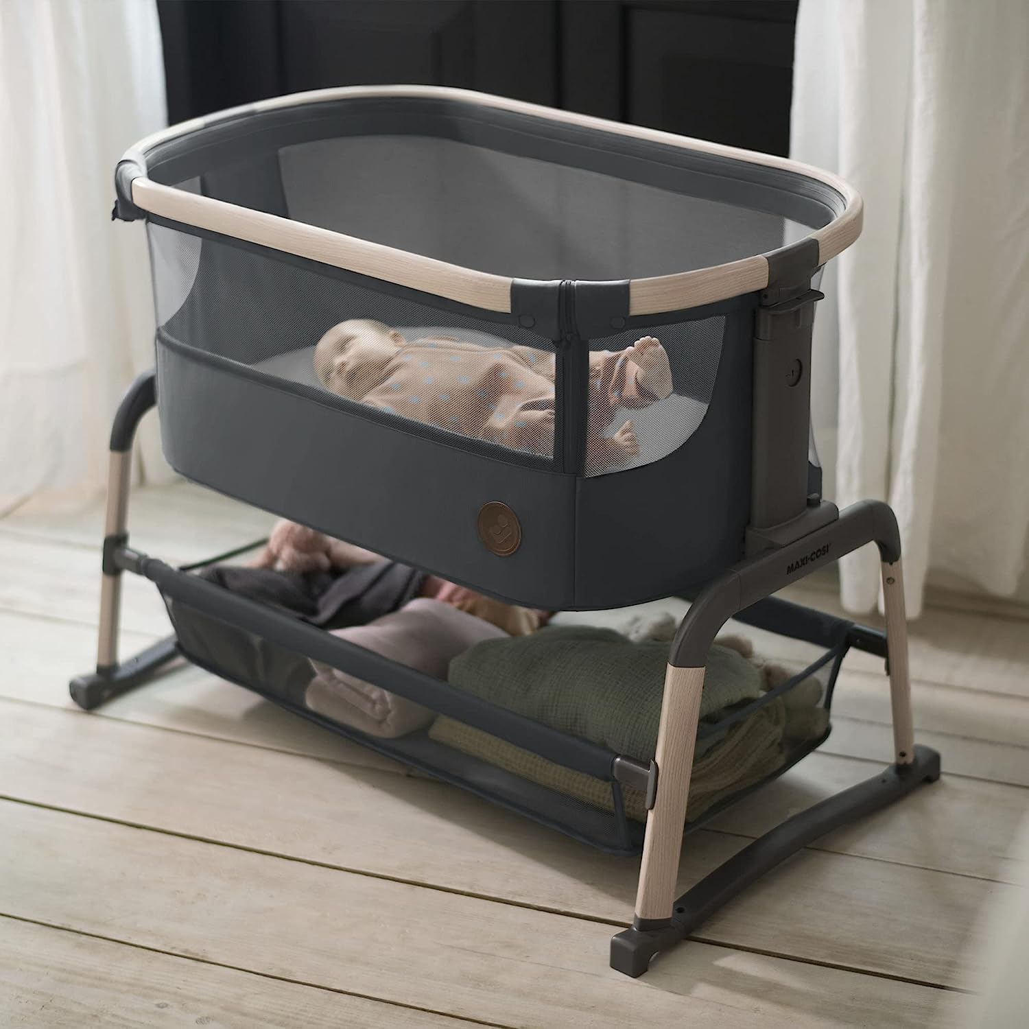 Maxi-Cosi Iora Berceau Cododo, Lit Cododo Bebe Pliable, 0-6 Mois, 9 kg Max, 4 Inclinaisons et 5 Hauteurs, Système Coulissant, Matelas Confort, Grand Panier, Facile à Transporter, Essential Graphite