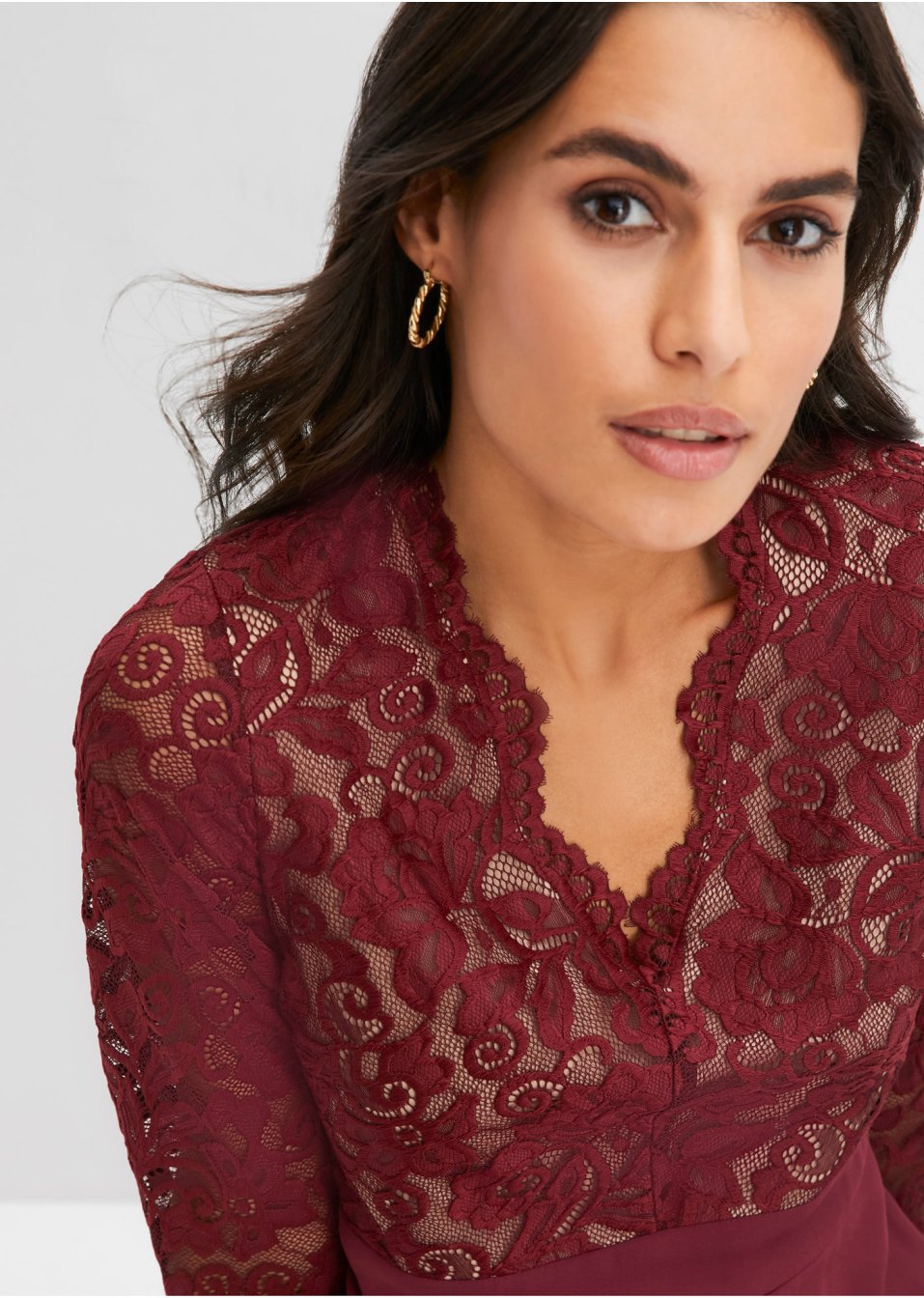 Robe midi en mousseline avec dentelle