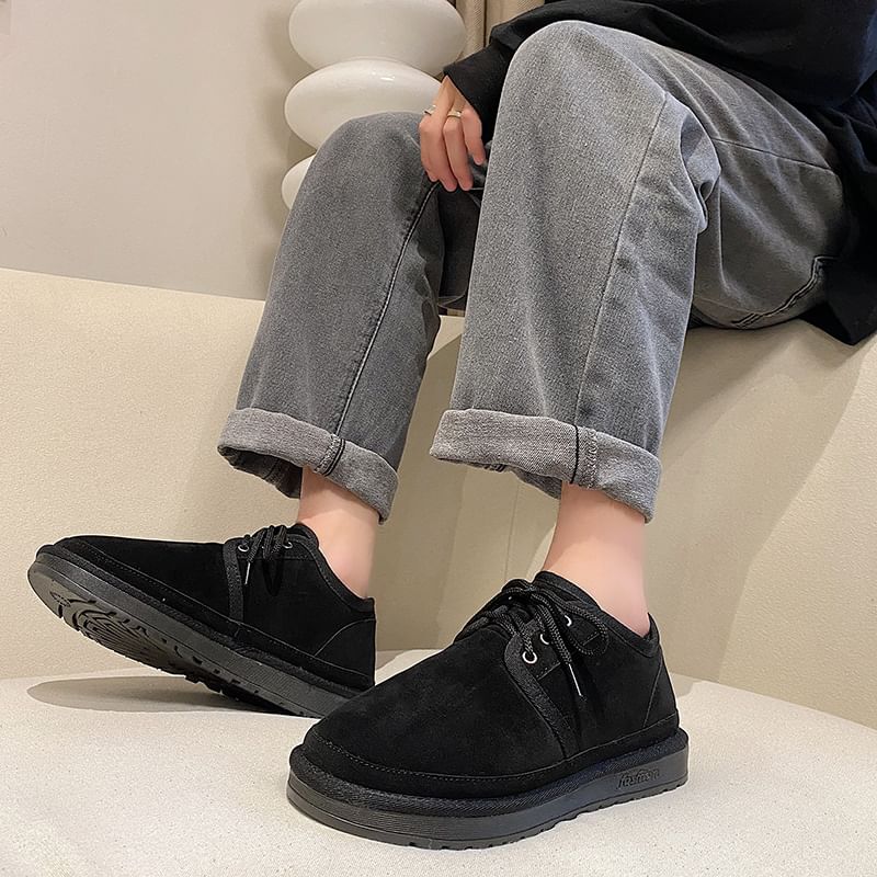 HANO - Eenvoudige suède veterschoenen