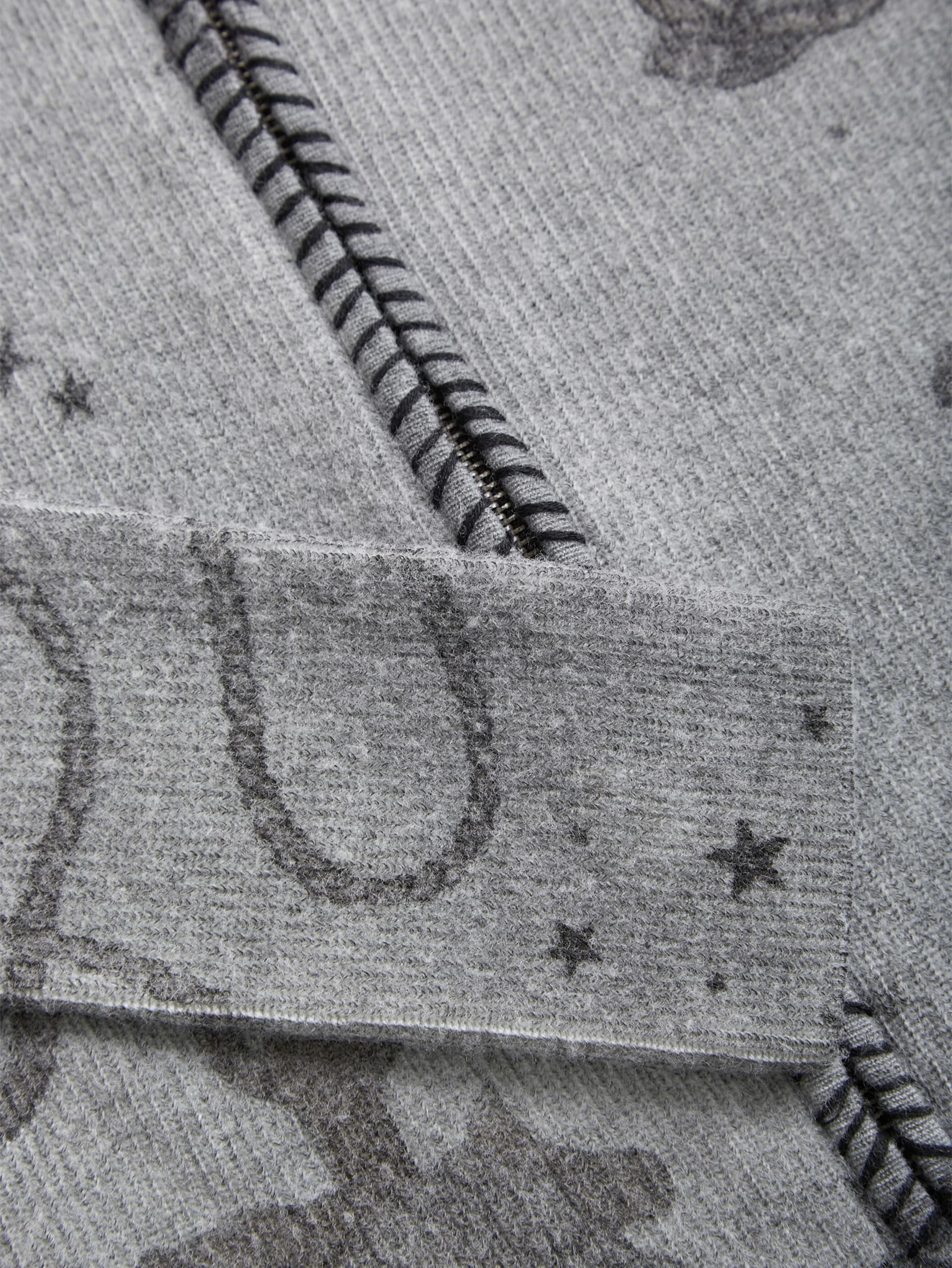 suéter estampado com costura