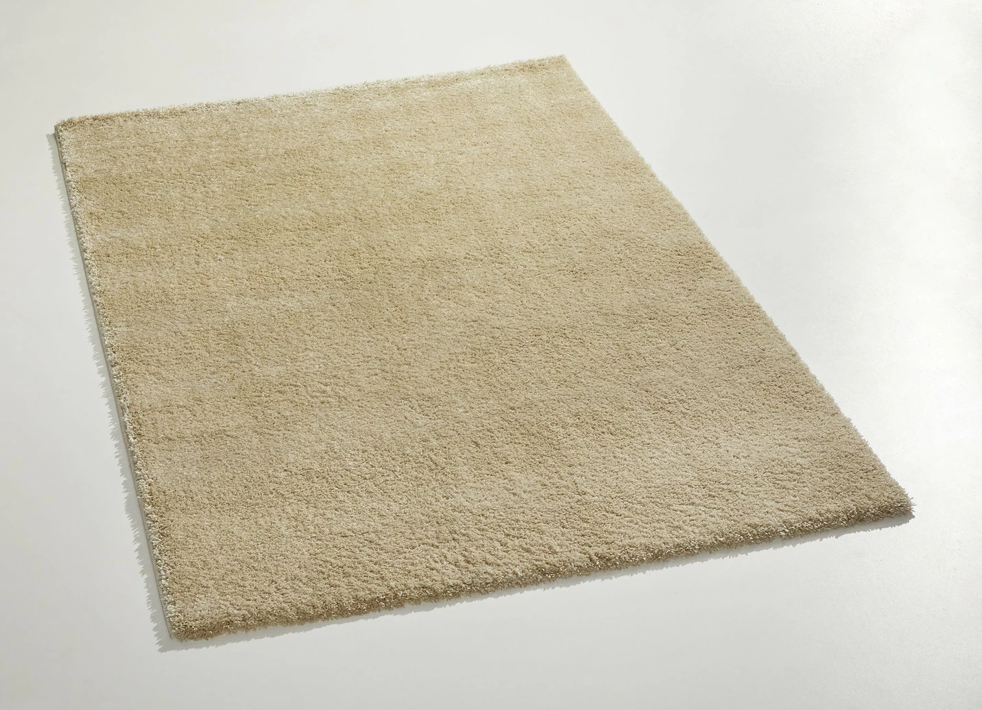 Handgetuftete Brücken und Teppiche mit dichtem Flor