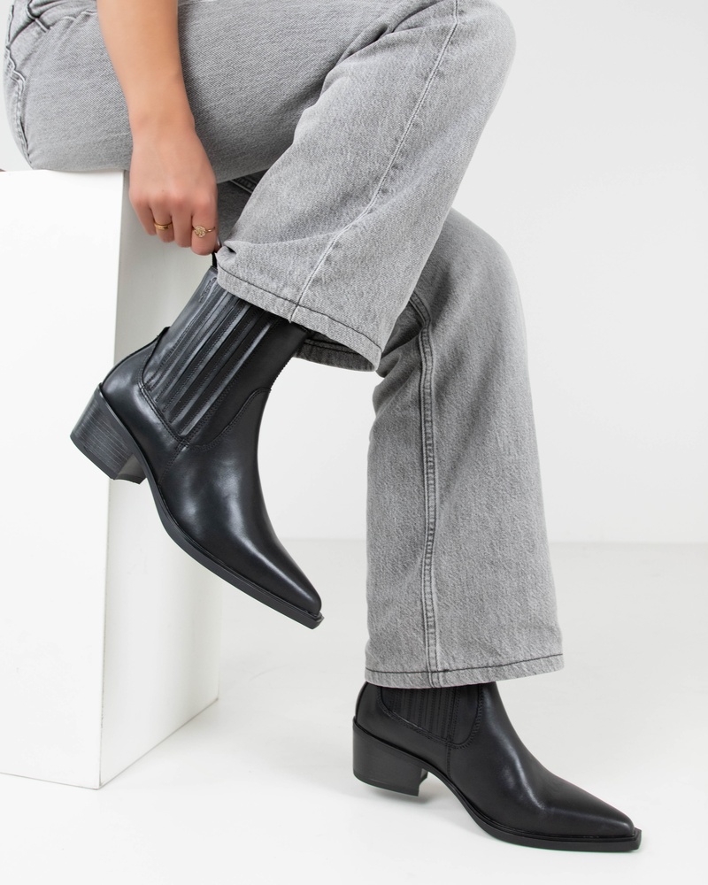 Vagabond Shoemakers Kelsey Chelseaboots  - zwart