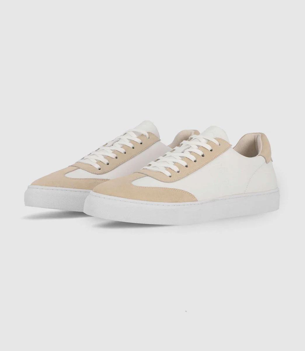 Sneakers à lacets en cuir blanches