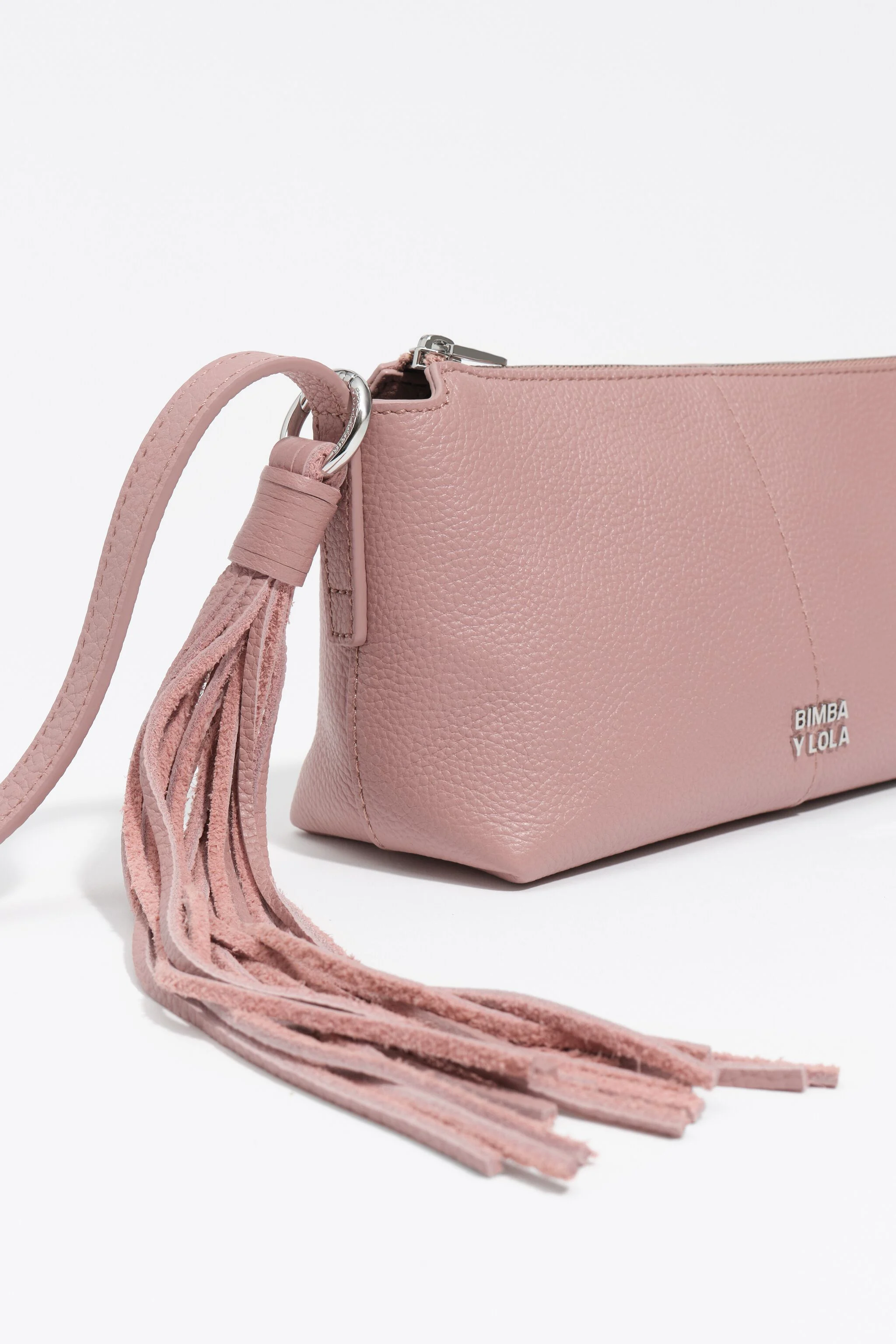 Bolsa transversal mini em couro rosa claro