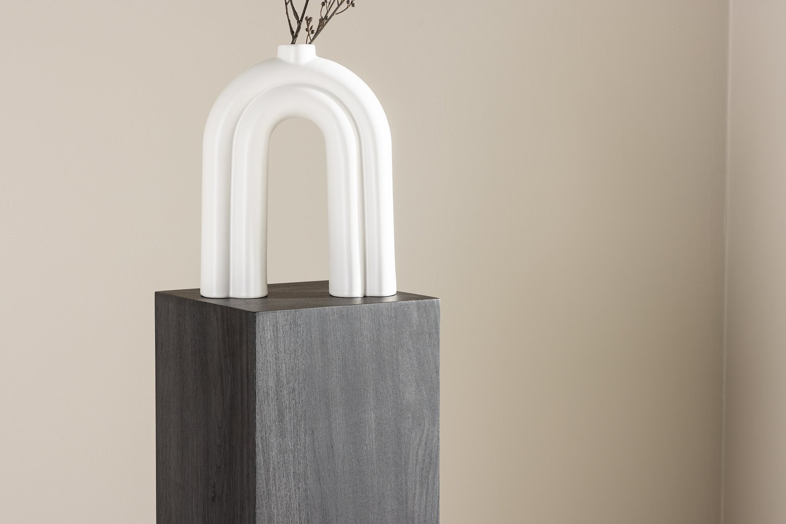 Ramsvik Sidebord Sortbeiset fiberplate. 23x23x95cm