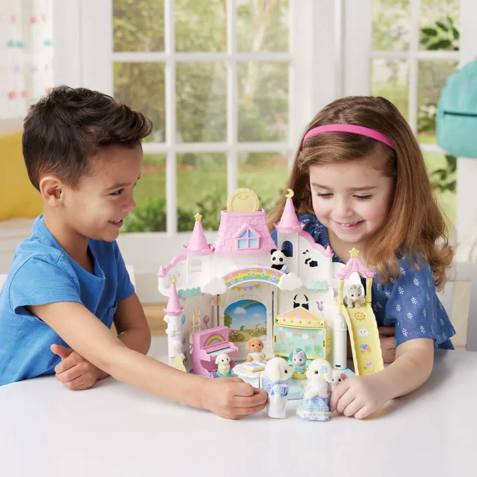 Sylvanian Families zonnig kinderopvang kasteel 5743