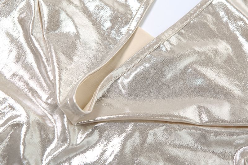 Oonnukal - Halter coltrui met glanzende gerimpelde open rug