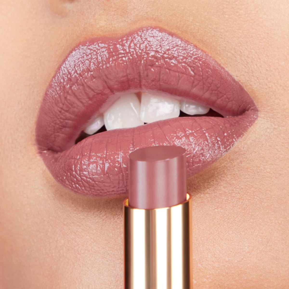 YVES SAINT LAURENT Rouge Pur Couture The Bold Rouge à Lèvres Brillant Longue Tenue
