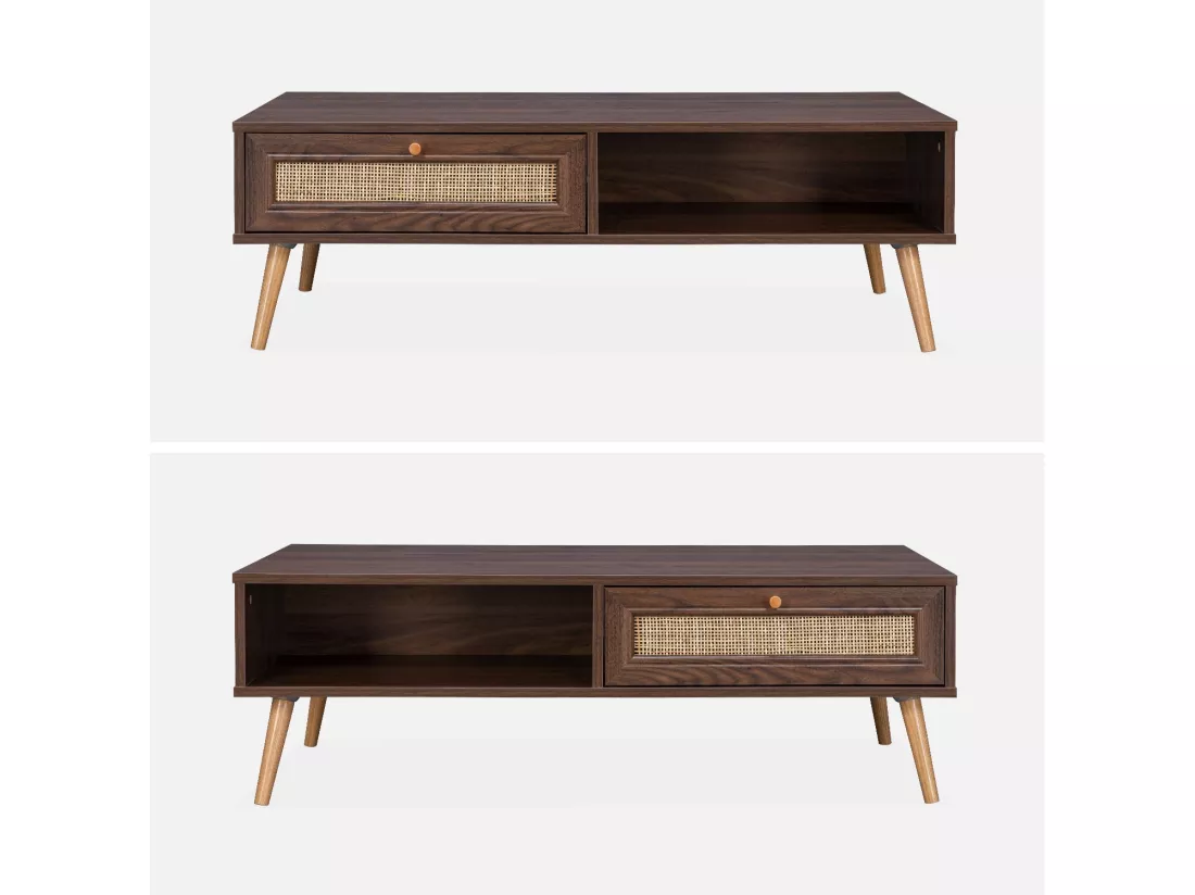 Table basse en cannage 110x59x39cm - Bohème - couleur bois foncé. 1 tiroir. 1 espace de rangement. pieds scandinaves