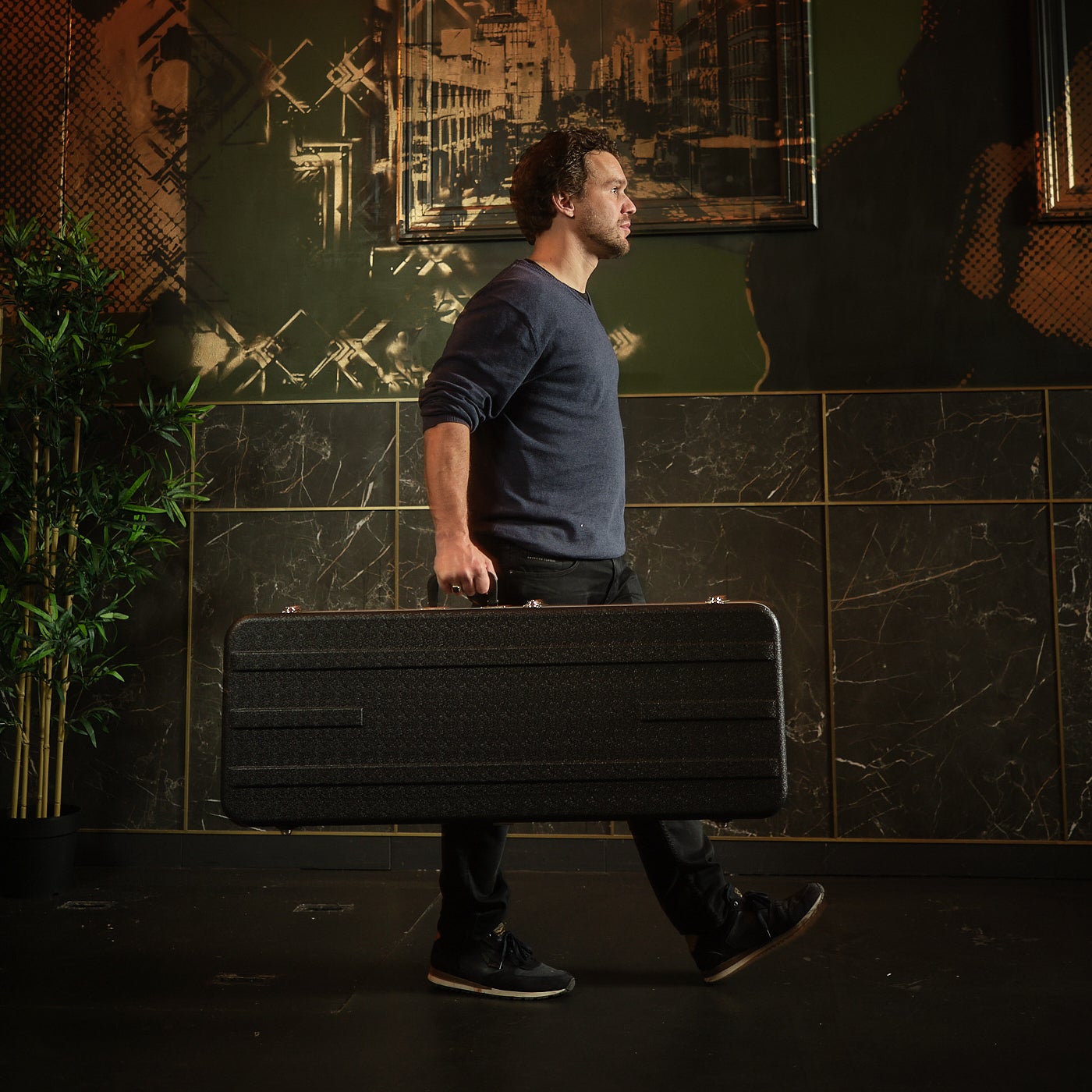 Fazley Protecc QEBK universele ABS koffer voor elektrische gitaar zwart