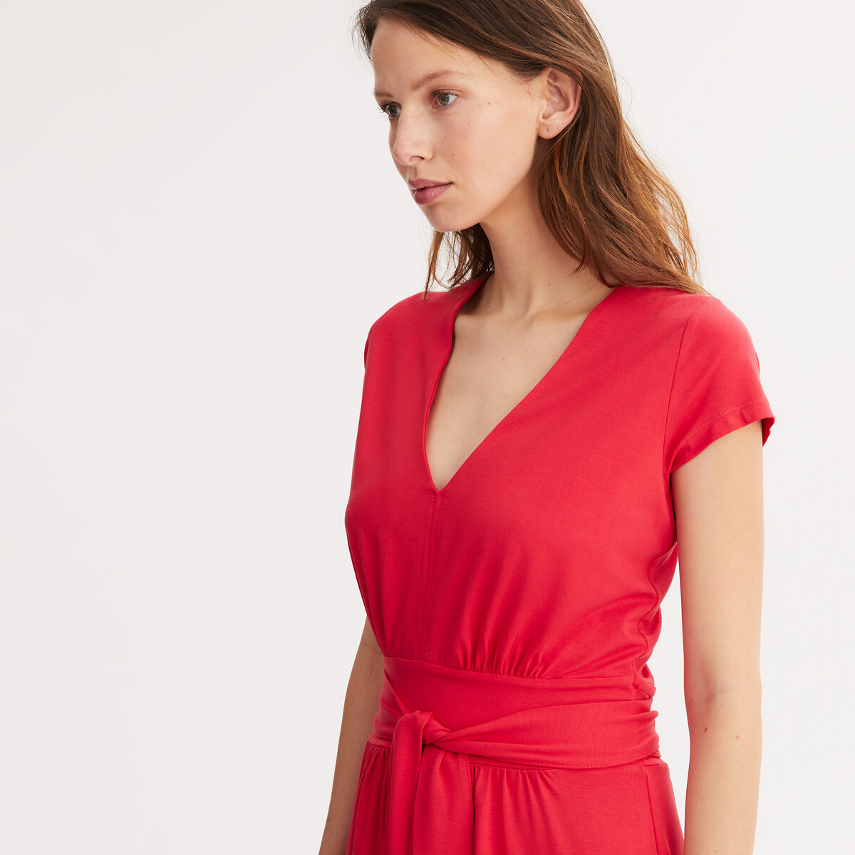ANNE WEYBURN<br>Vestido midi evasê com mangas curtas