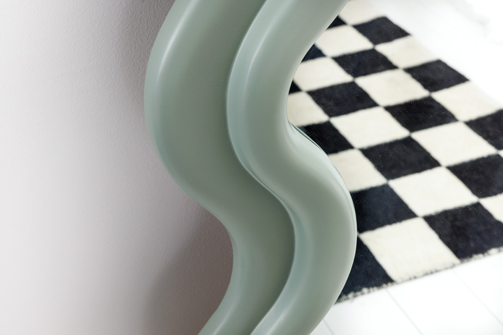 Design Wandspiegel CURVY 160cm salbeigrün