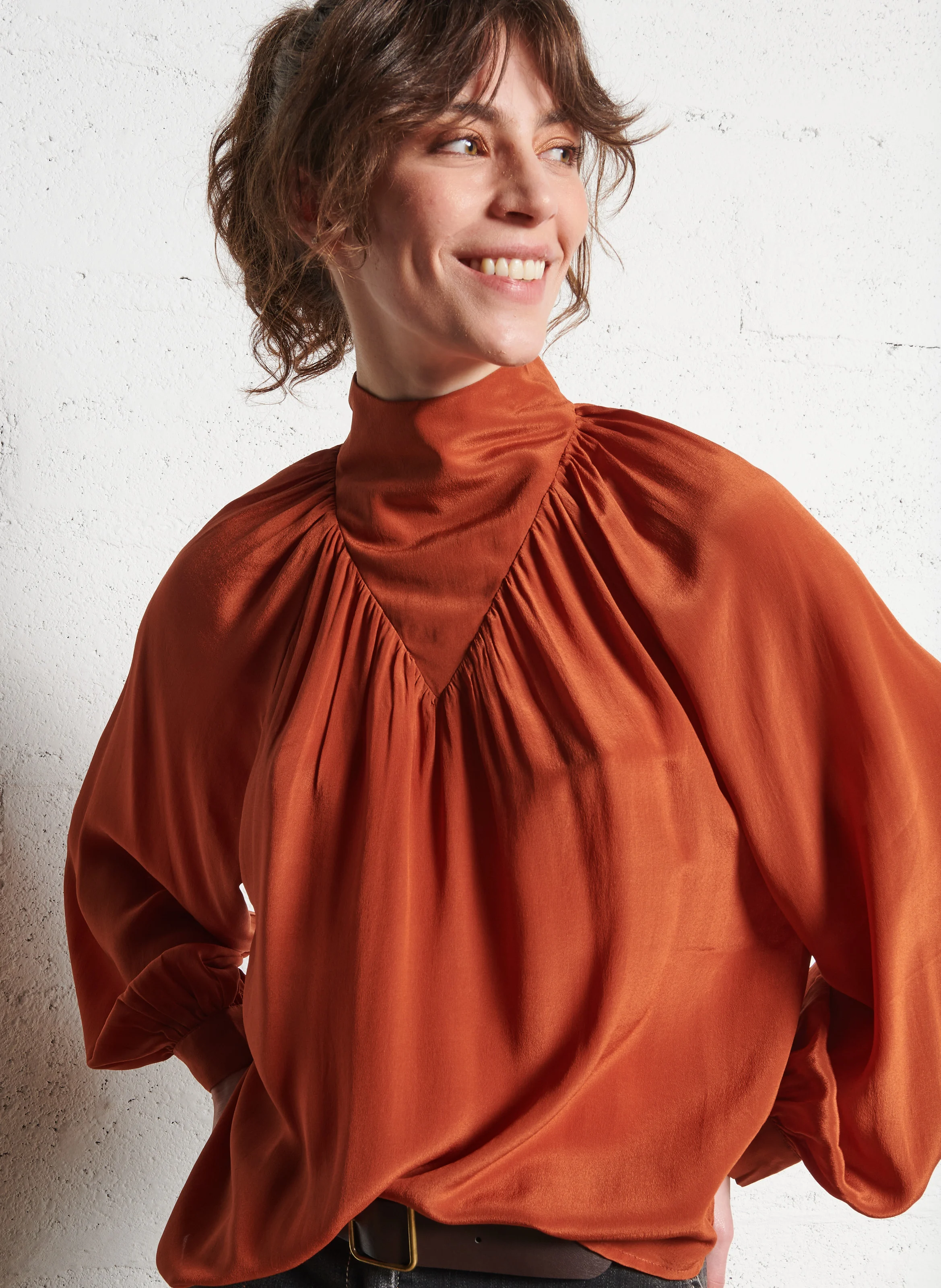CURTIS - Blouse col montant en soie | Marron