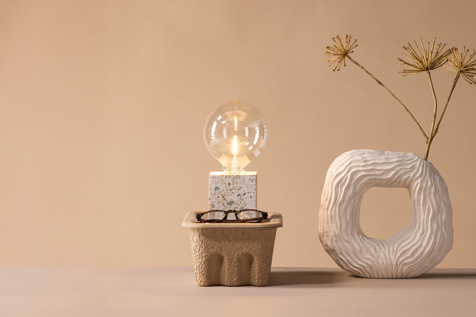 Rilche bordlampe Grå fot med klart glass