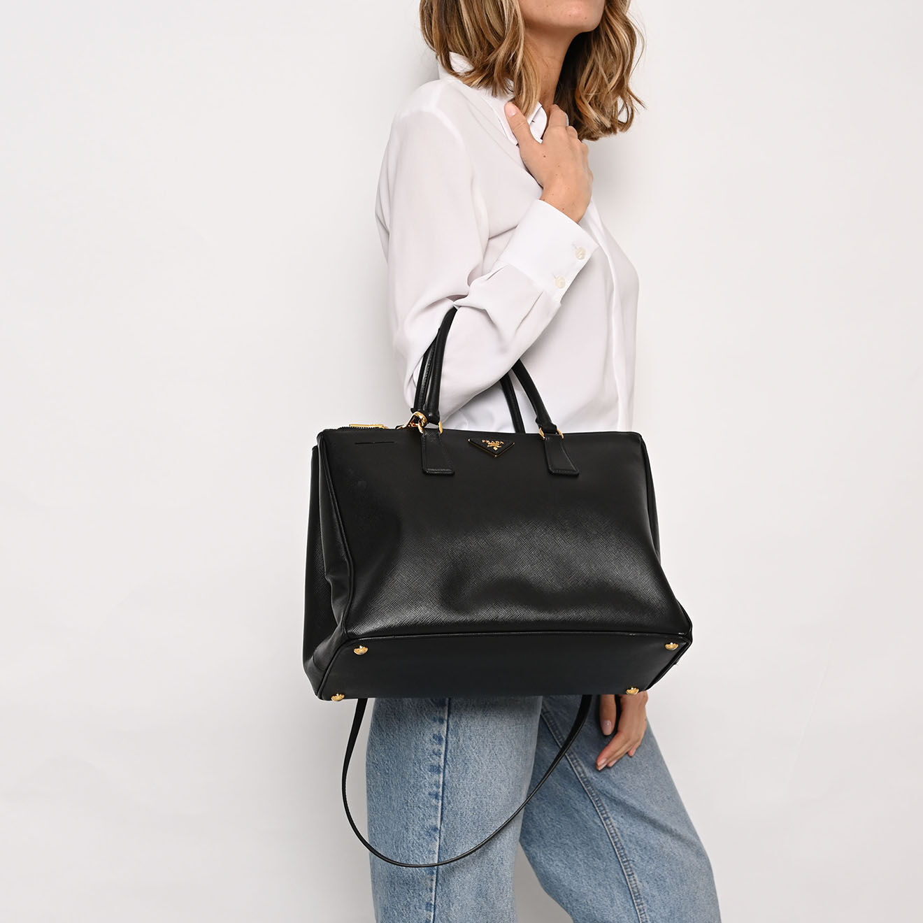 Prada Sac bandoulière Saffiano en Cuir noir Etat: Très bon état - Longueur 36 cm