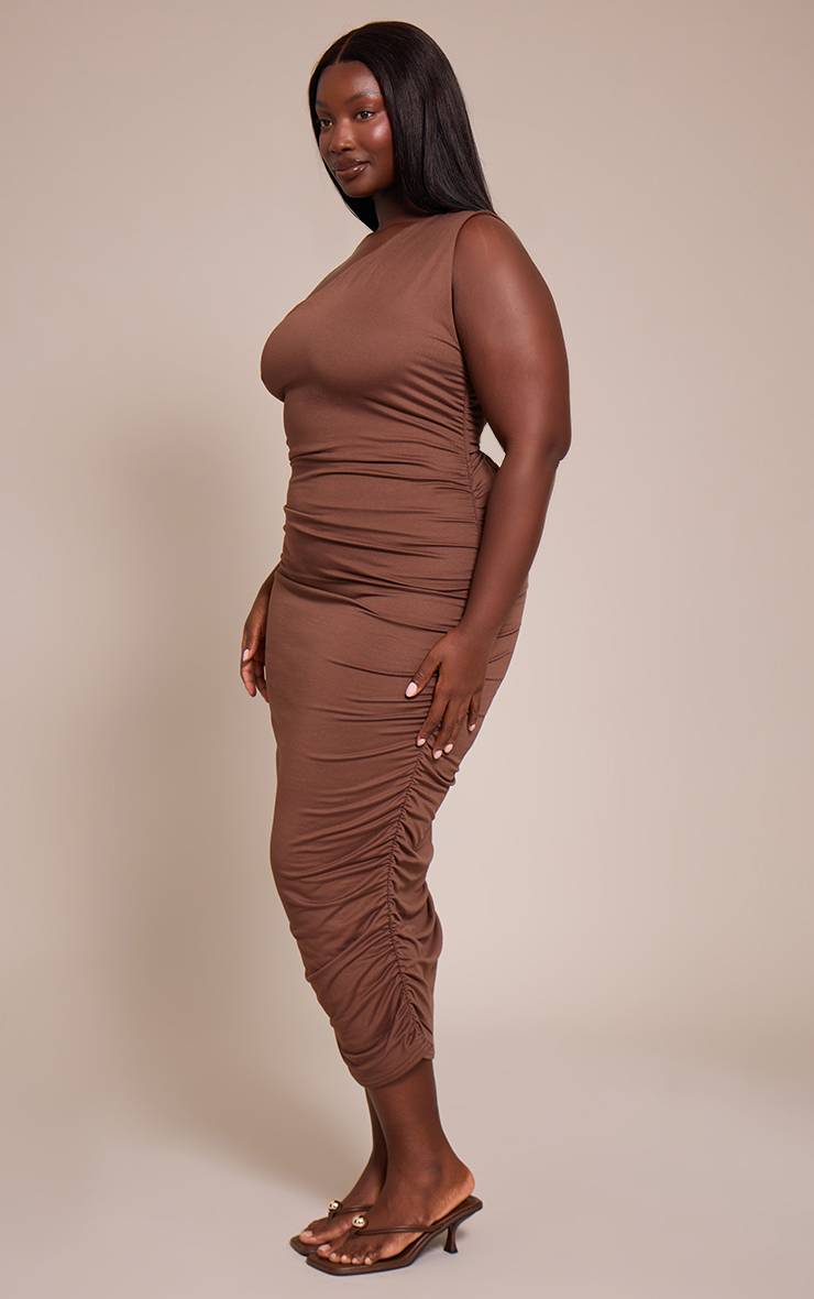Marron Robe Midaxi Grande Taille À Une Épaule Avec Détails Froncés Au Col