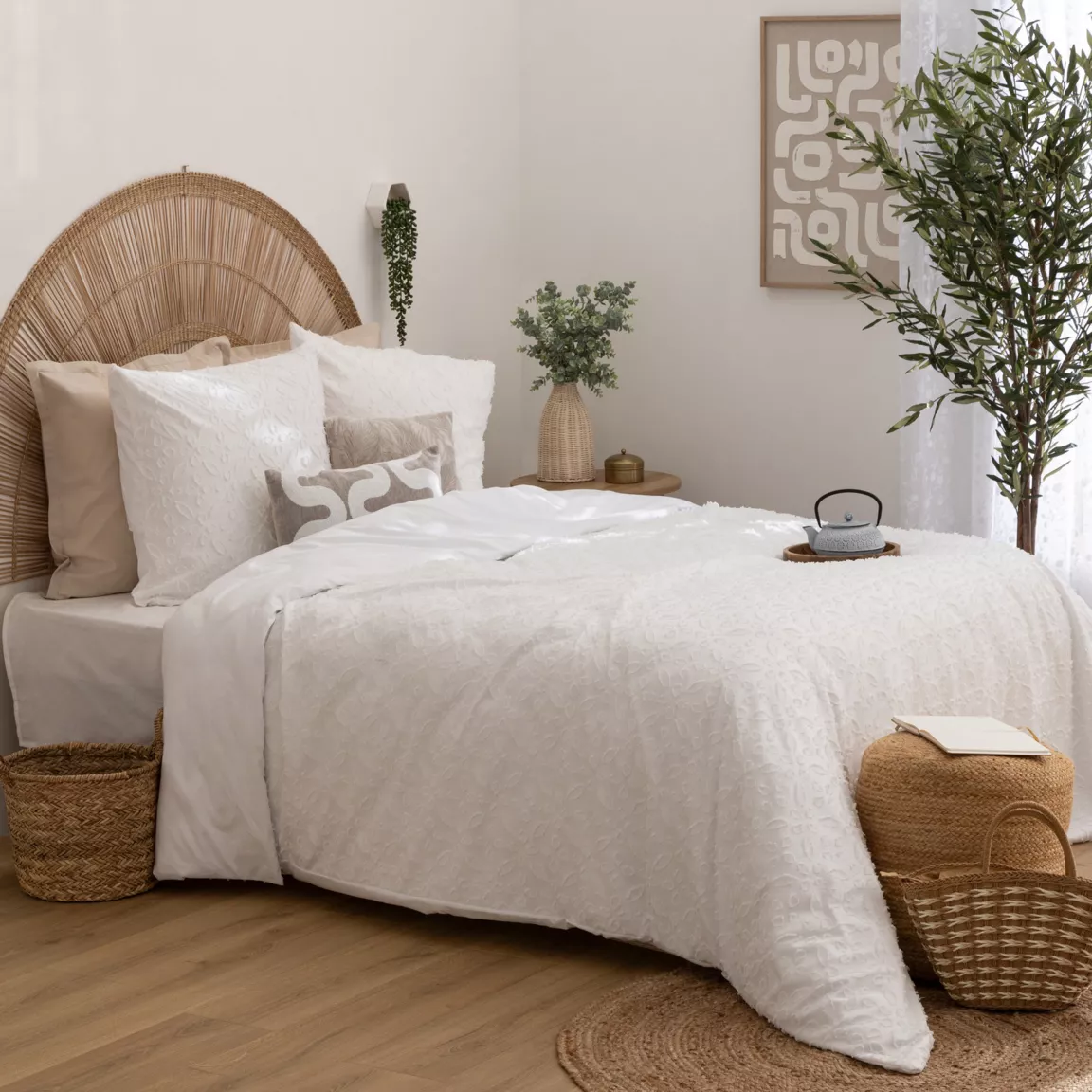 Housse de couette et deux taies microfibre (260 x 240 cm) Swan Blanche
