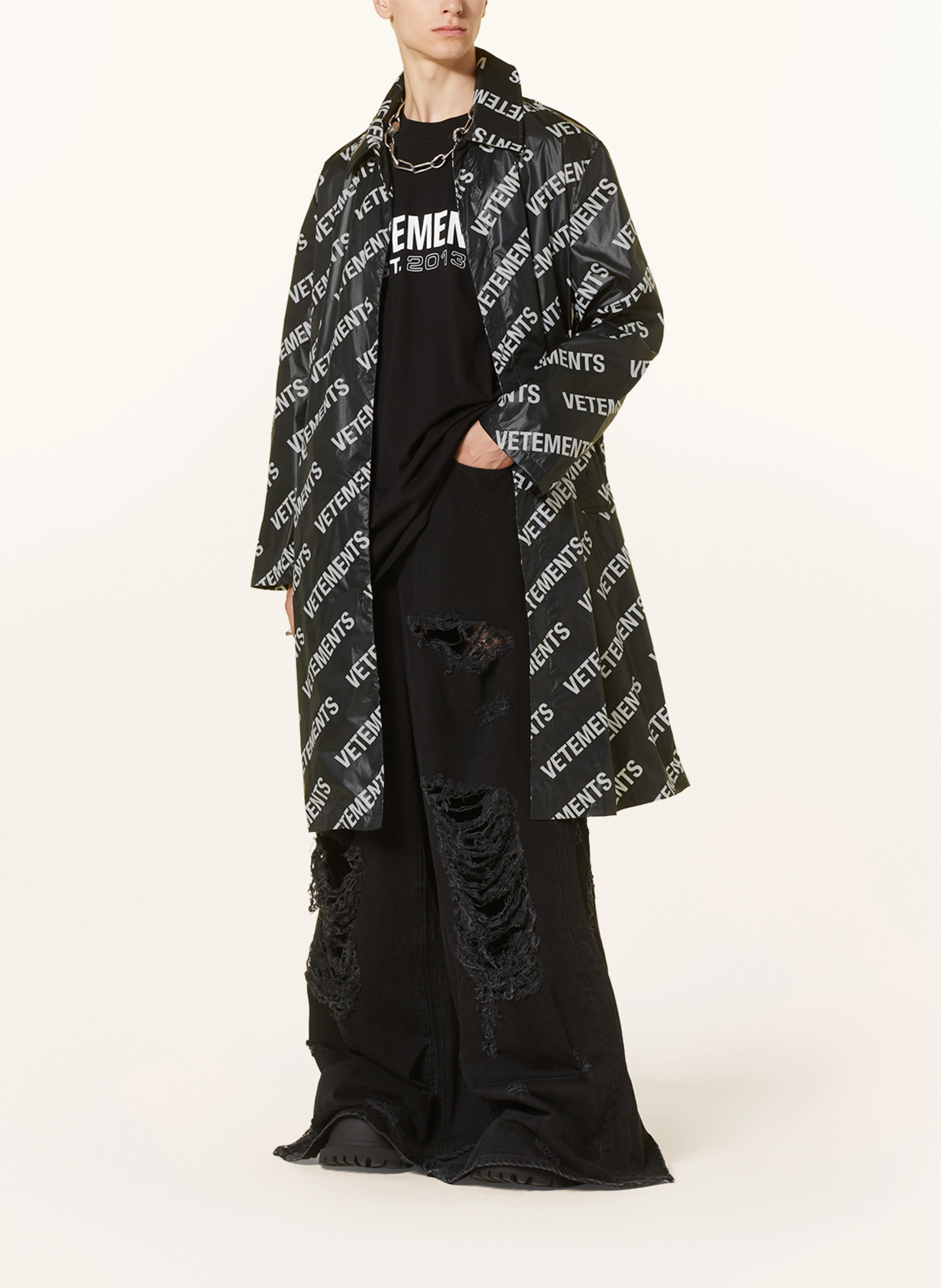 VETEMENTS Mantel