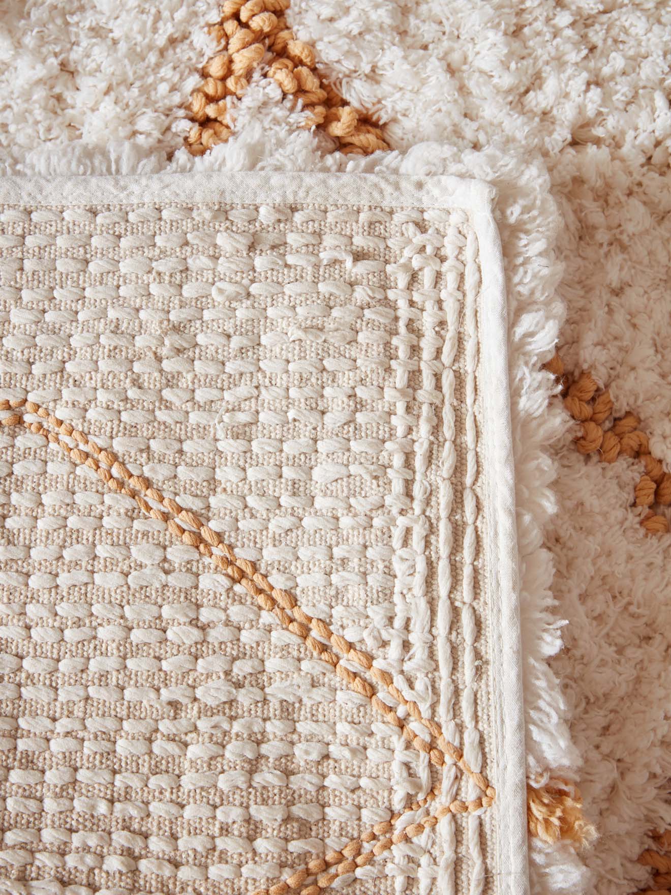 Tapis tufté esprit berbère