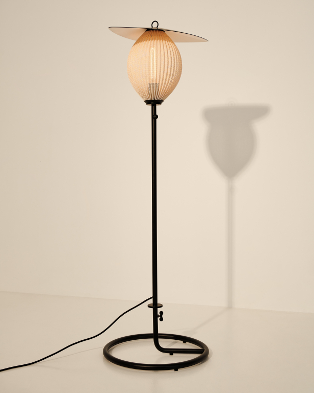 Gubi Satellite vloerlamp mustard gold semi matt
