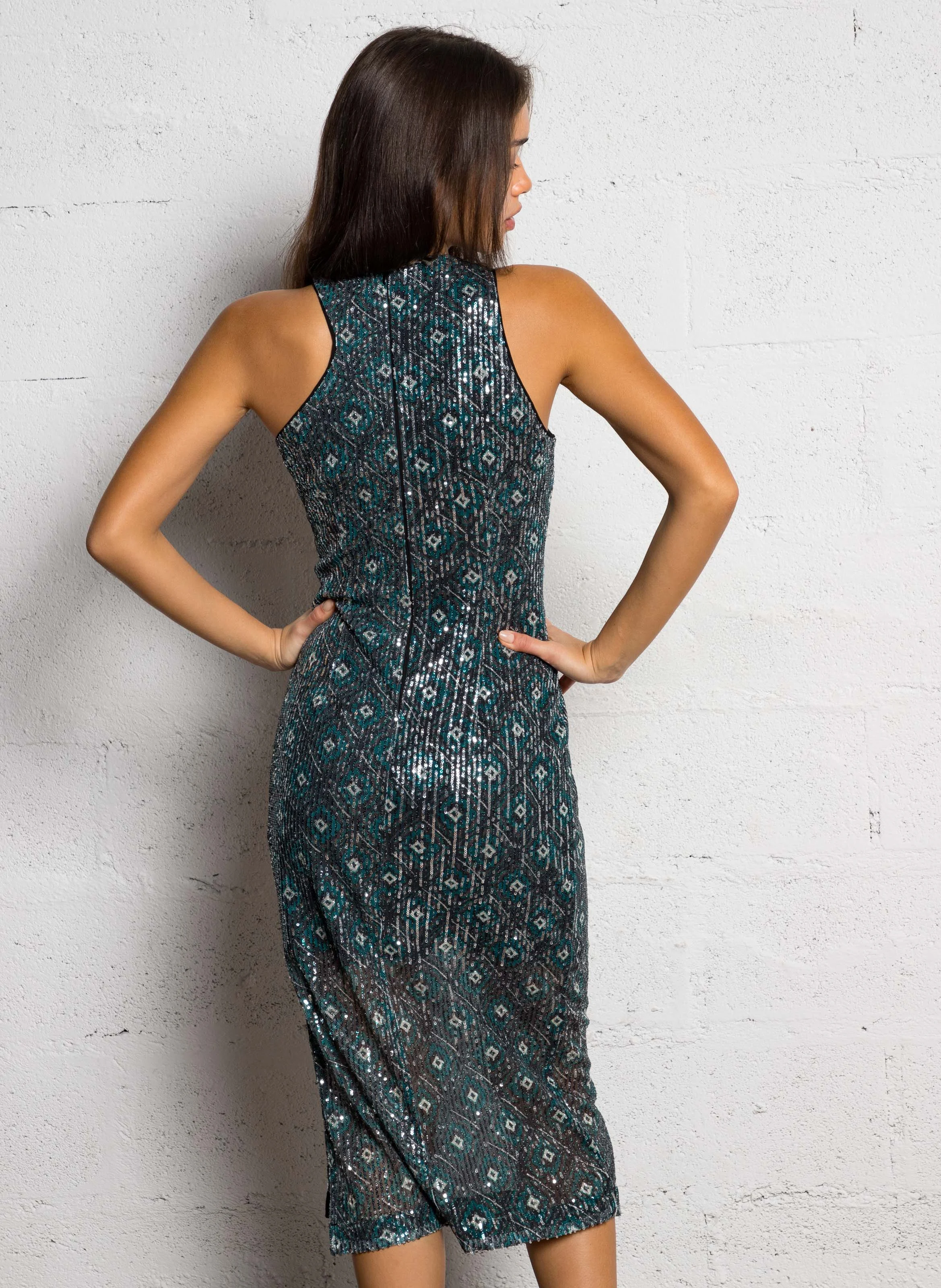 Robe midi droite col montant à sequins | Noir