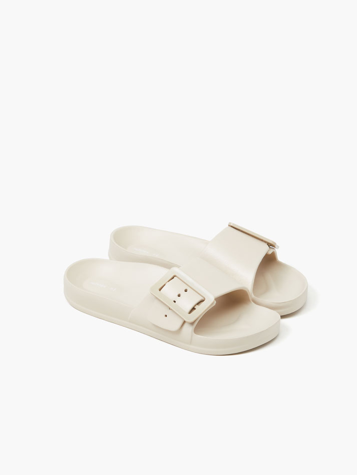 Sandália com fivela - Branco-creme