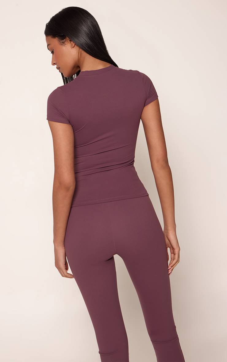 Eggplant T-shirt Grande Taille À Manches Courtes Sculptant Collection Core Avec Patte Contour