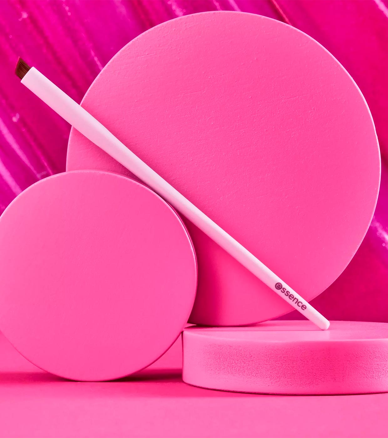 essence - pincel eyeliner