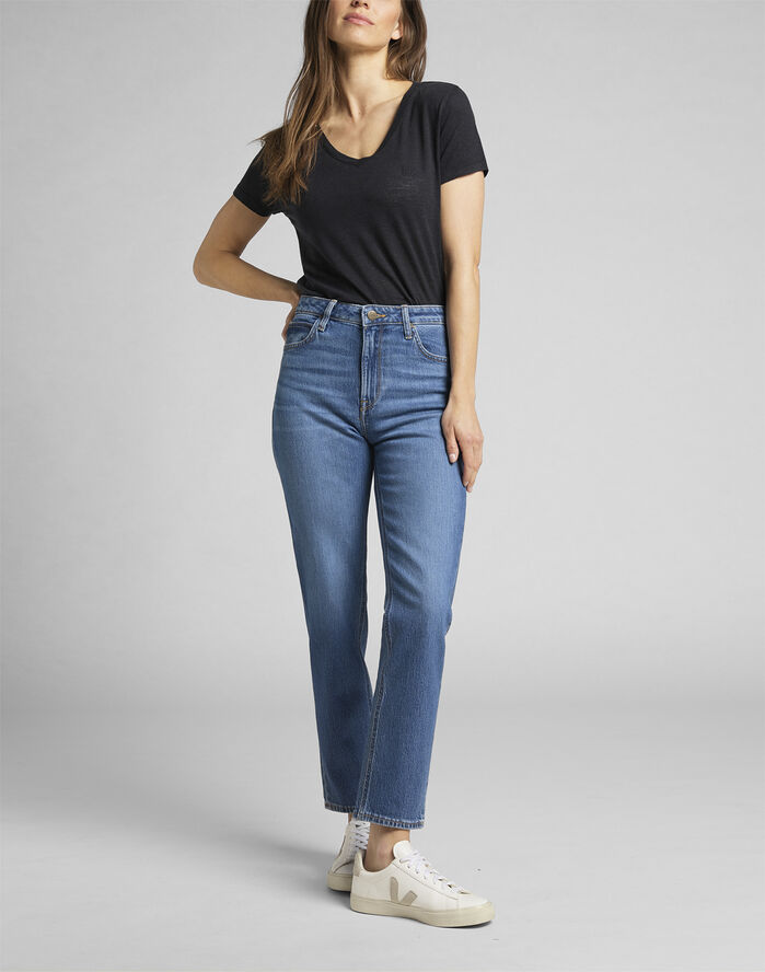 Lee Carol WORN IRIS Qw