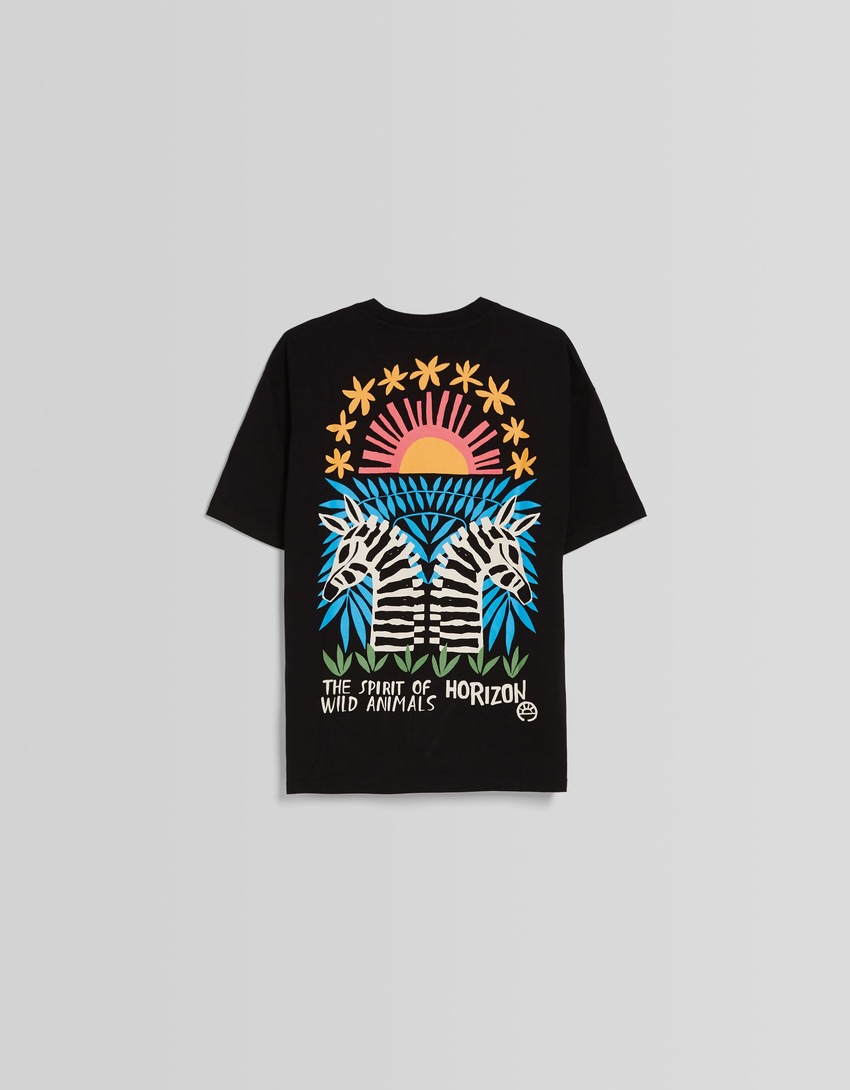 Camiseta de manga curta com estampa e modelagem quadrada