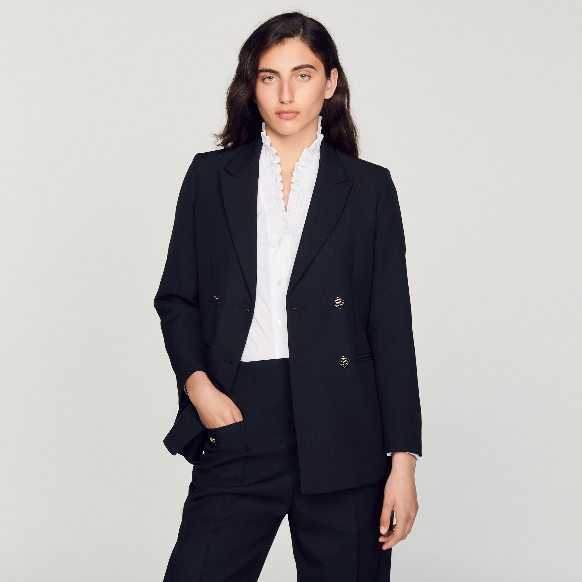Veste de tailleur á double boutonnage