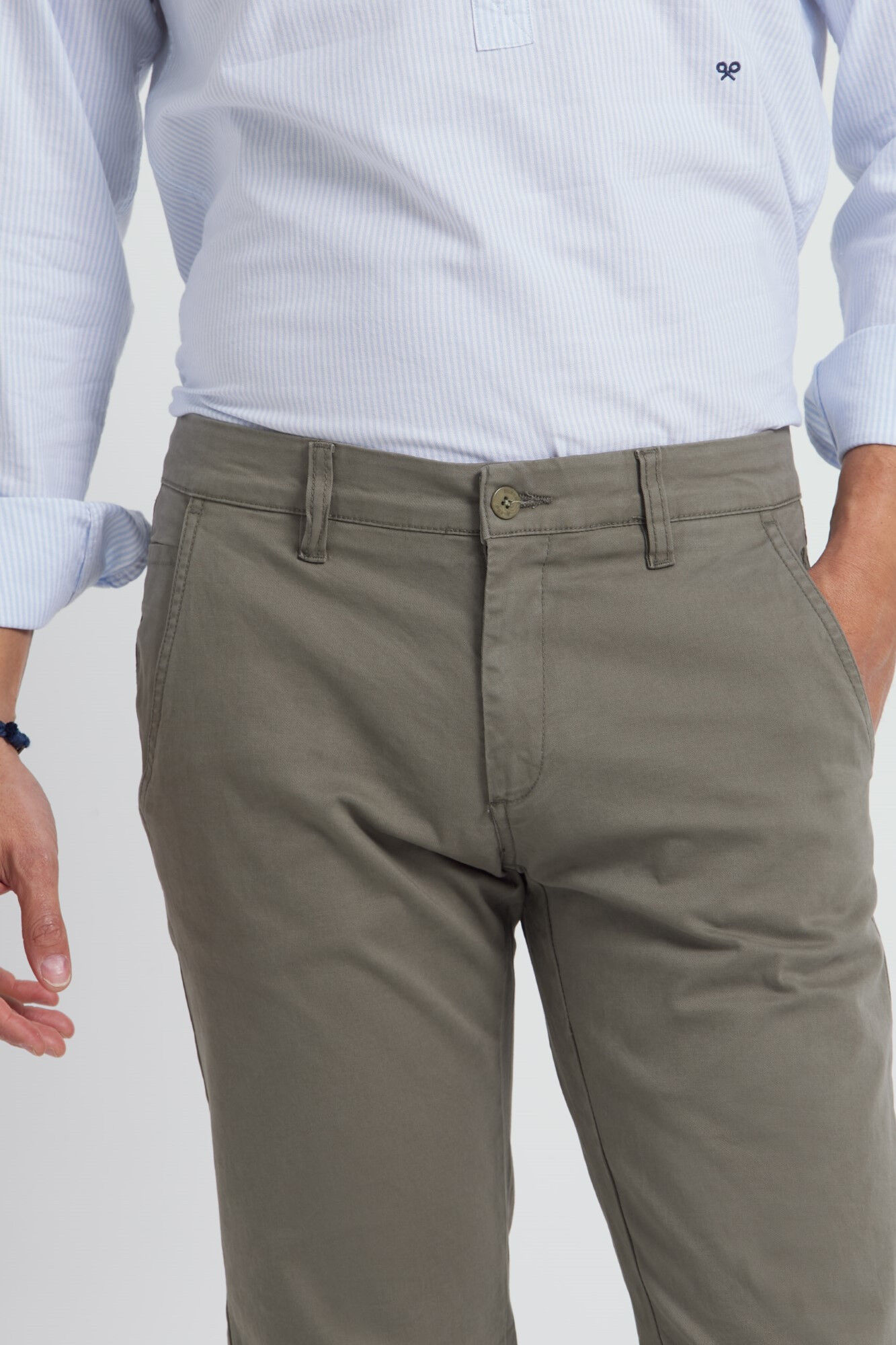Calça esportiva chino cáqui claro - Cáqui